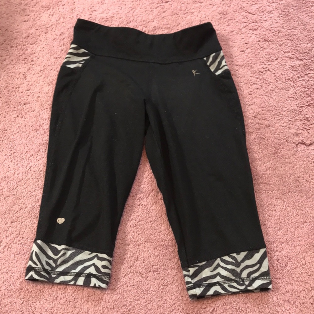 Cut-off Leggings w/Zebra Print